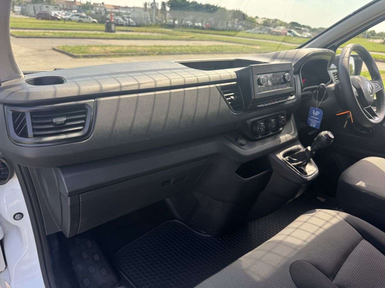 2024 RENAULT TRAFIC 2024 RENAULT TRAFIC