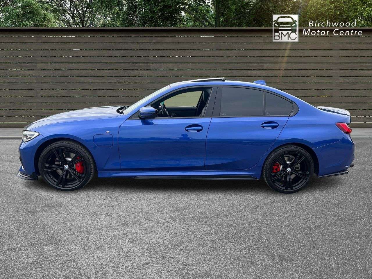 A 2020 BMW 3 SERIES 2.0 330e 12kWh M Sport Saloon 4dr Petrol Plug-in Hybrid Auto Euro 6 (s/s) ( A 2020 BMW 3 SERIES 2.0 330e 12kWh M Sport Saloon 4dr Petrol Plug-in Hybrid Auto Euro 6 (s/s) (