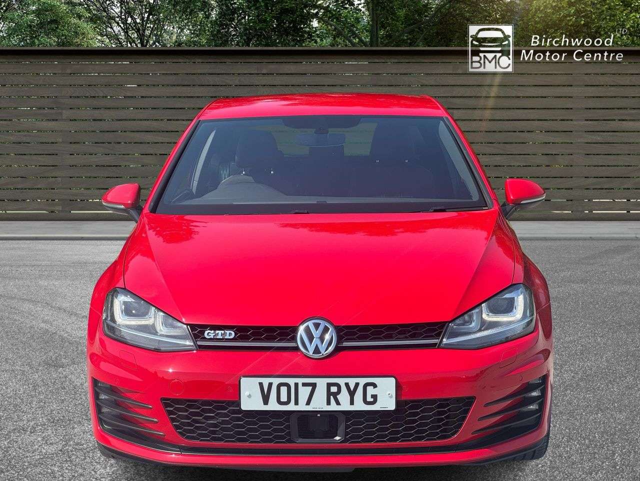 A 2017 VOLKSWAGEN GOLF 2.0 TDI BlueMotion Tech GTD Hatchback 3dr Diesel Manual Euro 6 (s/s) (184 p A 2017 VOLKSWAGEN GOLF 2.0 TDI BlueMotion Tech GTD Hatchback 3dr Diesel Manual Euro 6 (s/s) (184 p