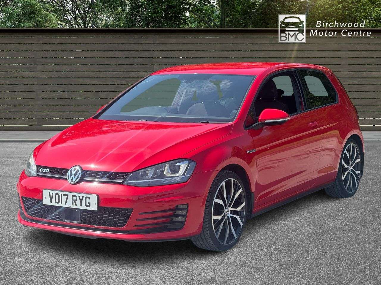 A 2017 VOLKSWAGEN GOLF 2.0 TDI BlueMotion Tech GTD Hatchback 3dr Diesel Manual Euro 6 (s/s) (184 p A 2017 VOLKSWAGEN GOLF 2.0 TDI BlueMotion Tech GTD Hatchback 3dr Diesel Manual Euro 6 (s/s) (184 p