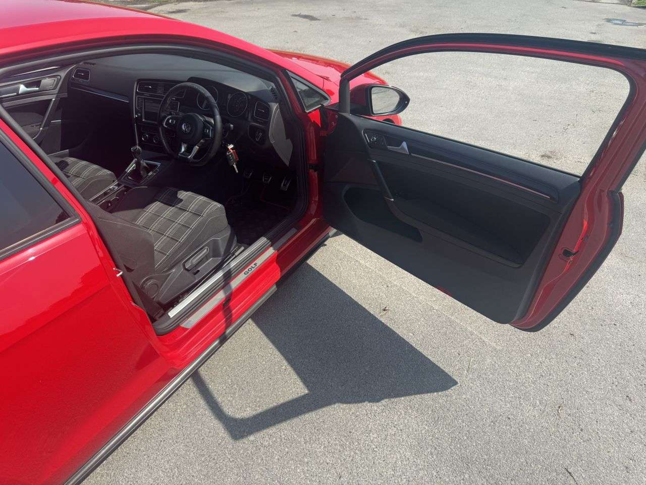 2017 VOLKSWAGEN GOLF 2017 VOLKSWAGEN GOLF