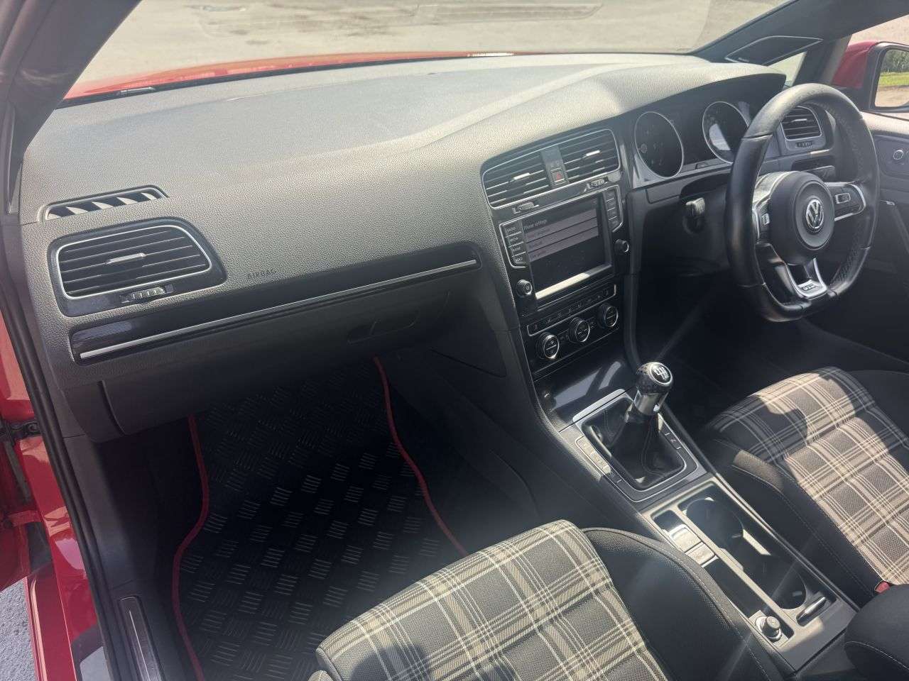 2017 VOLKSWAGEN GOLF 2017 VOLKSWAGEN GOLF