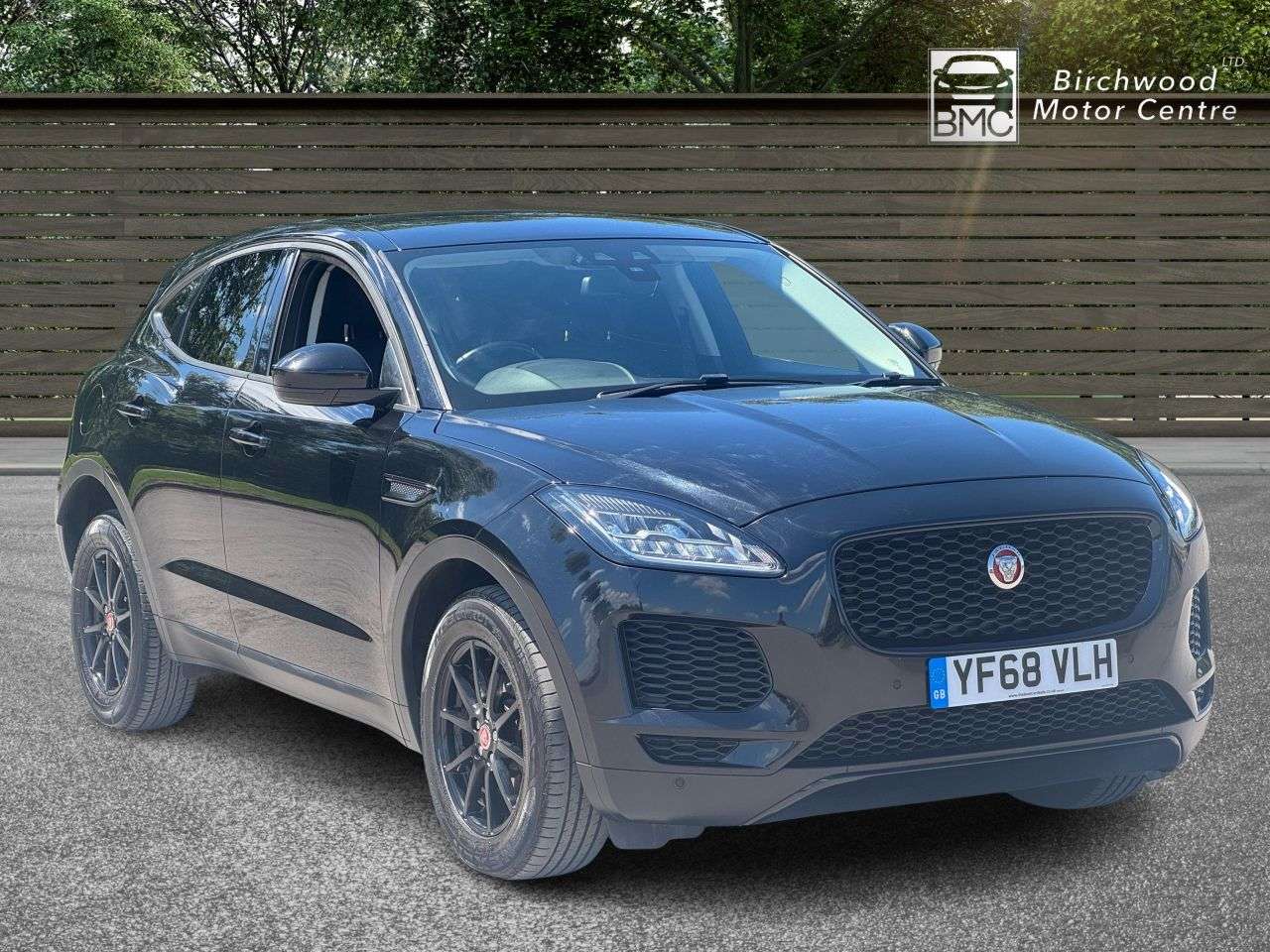 A 2018 JAGUAR E-PACE 2.0 D150 SUV 5dr Diesel Auto AWD Euro 6 (s/s) (150 ps) SERVICE HISTORY A 2018 JAGUAR E-PACE 2.0 D150 SUV 5dr Diesel Auto AWD Euro 6 (s/s) (150 ps) SERVICE HISTORY