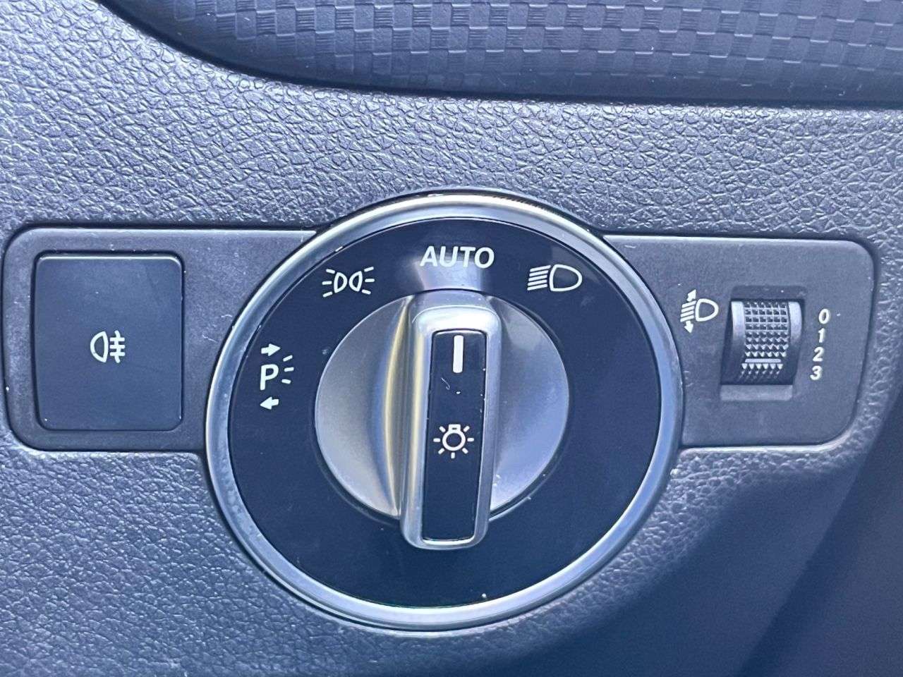 2015 MERCEDES-BENZ A-CLASS 2015 MERCEDES-BENZ A-CLASS