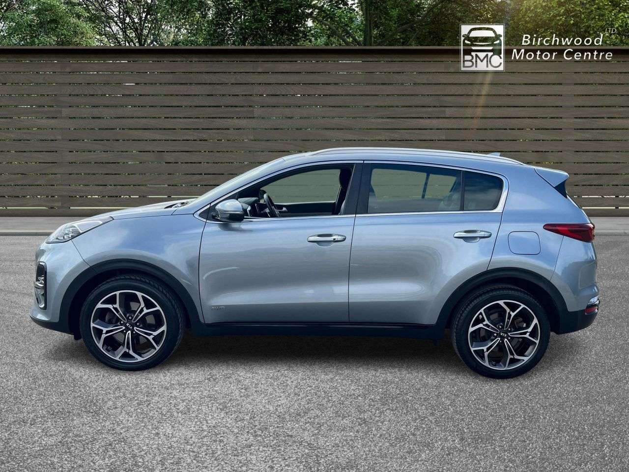 A 2022 KIA SPORTAGE 1.6 CRDi MHEV GT-Line SUV 5dr Diesel Hybrid DCT AWD Euro 6 (s/s) (134 bhp) A 2022 KIA SPORTAGE 1.6 CRDi MHEV GT-Line SUV 5dr Diesel Hybrid DCT AWD Euro 6 (s/s) (134 bhp)