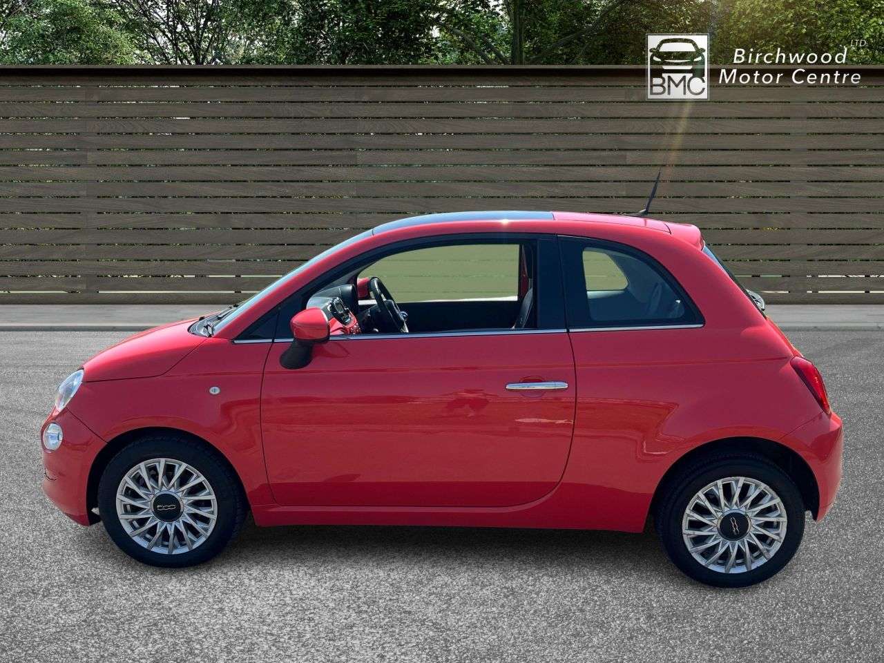A 2018 FIAT 500 1.2 Lounge Hatchback 3dr Petrol Manual Euro 6 (s/s) (69 bhp) SUN ROOF A 2018 FIAT 500 1.2 Lounge Hatchback 3dr Petrol Manual Euro 6 (s/s) (69 bhp) SUN ROOF
