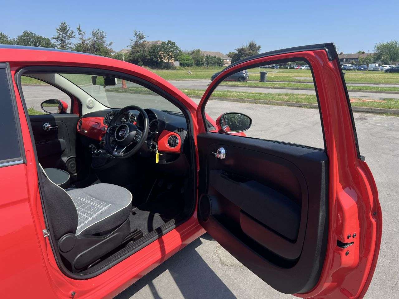2018 FIAT 500 2018 FIAT 500