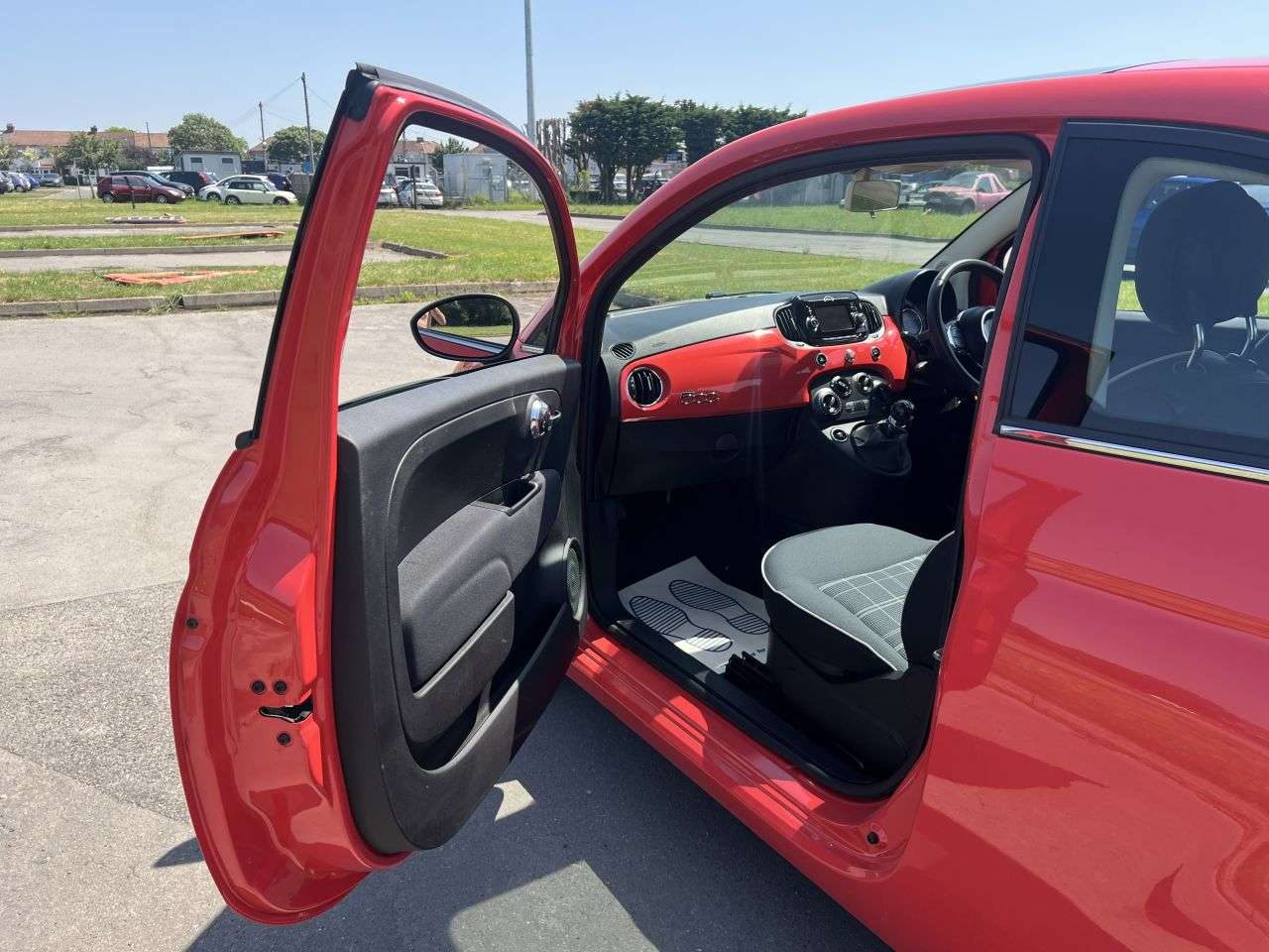 2018 FIAT 500 2018 FIAT 500