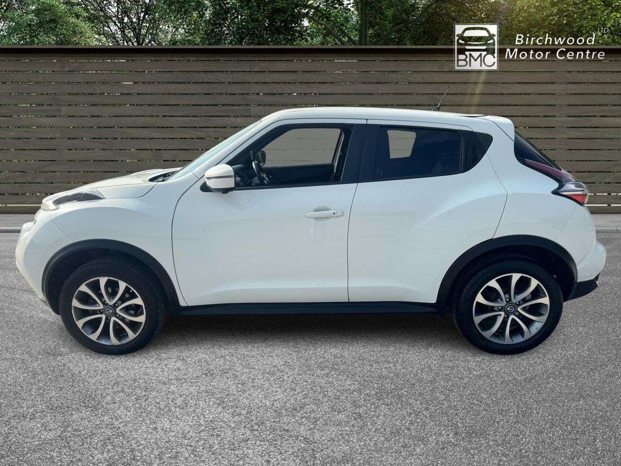 A 2018 NISSAN JUKE 1.6 Tekna SUV 5dr Petrol XTRON Euro 6 (117 ps) A 2018 NISSAN JUKE 1.6 Tekna SUV 5dr Petrol XTRON Euro 6 (117 ps)