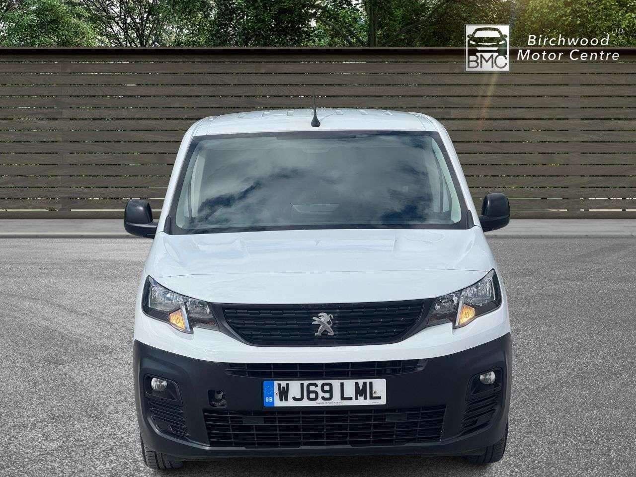 A 2019 PEUGEOT PARTNER 1.5 BlueHDi 650 Professional Standard Panel Van 5dr Diesel Manual SWB Euro A 2019 PEUGEOT PARTNER 1.5 BlueHDi 650 Professional Standard Panel Van 5dr Diesel Manual SWB Euro