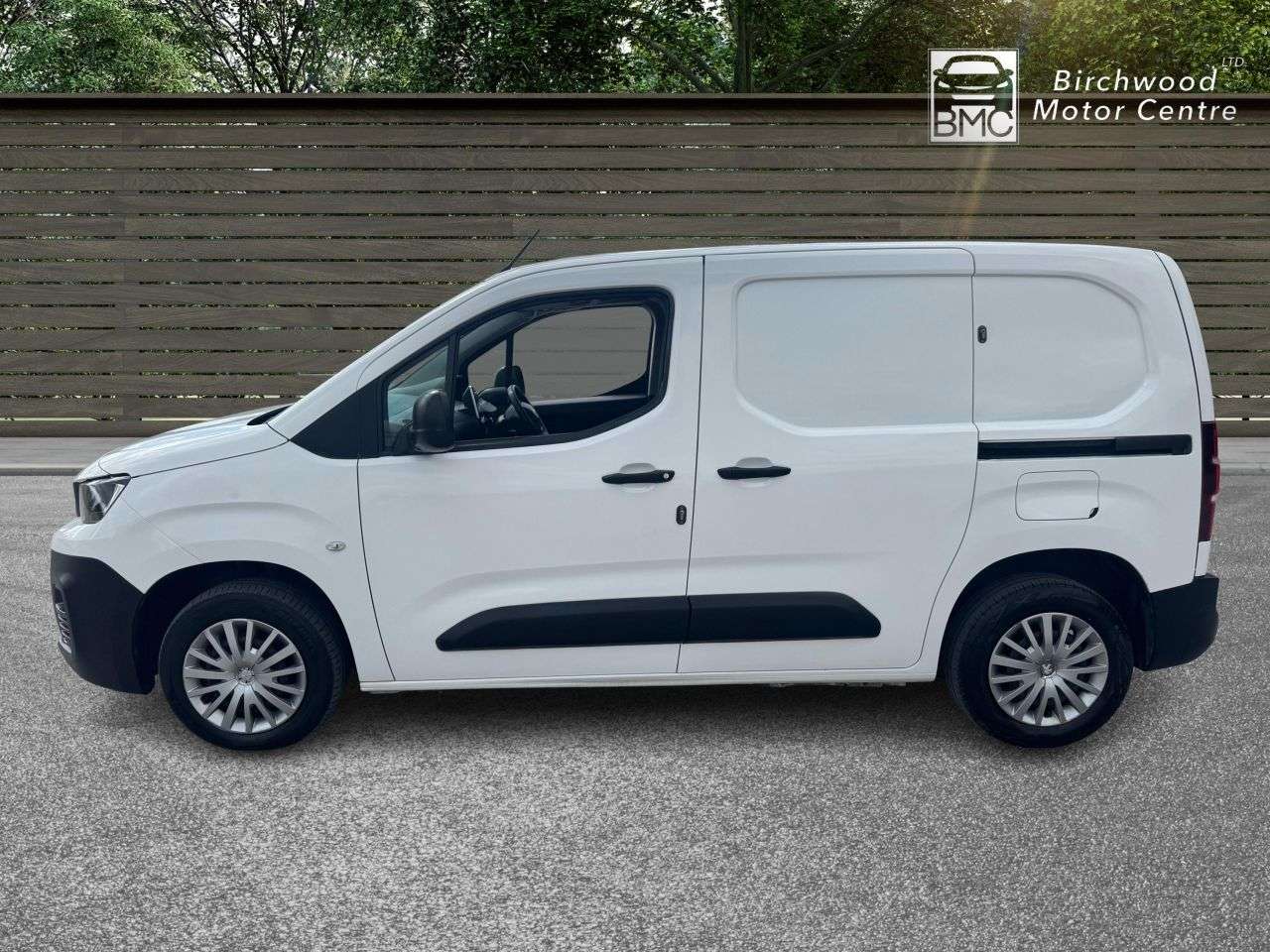 A 2019 PEUGEOT PARTNER 1.5 BlueHDi 650 Professional Standard Panel Van 5dr Diesel Manual SWB Euro A 2019 PEUGEOT PARTNER 1.5 BlueHDi 650 Professional Standard Panel Van 5dr Diesel Manual SWB Euro