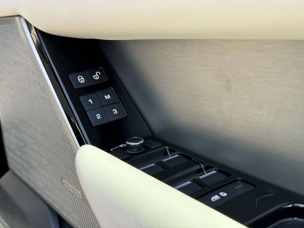2018 LAND ROVER RANGE ROVER VELAR 2018 LAND ROVER RANGE ROVER VELAR