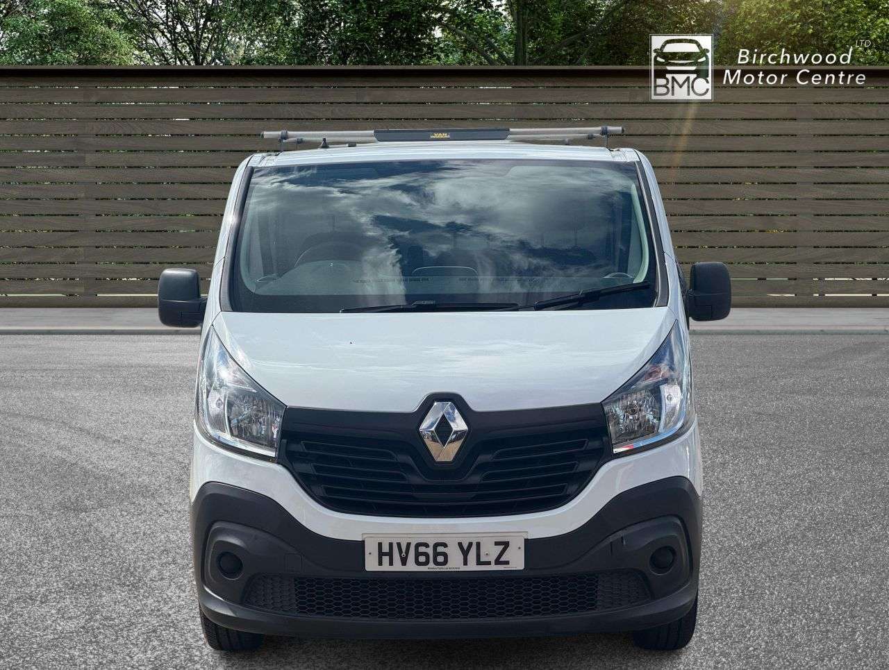 A 2016 RENAULT TRAFIC 1.6 dCi 29 Business Panel Van 5dr Diesel Manual LWB Standard Roof Euro 6 (1 A 2016 RENAULT TRAFIC 1.6 dCi 29 Business Panel Van 5dr Diesel Manual LWB Standard Roof Euro 6 (1