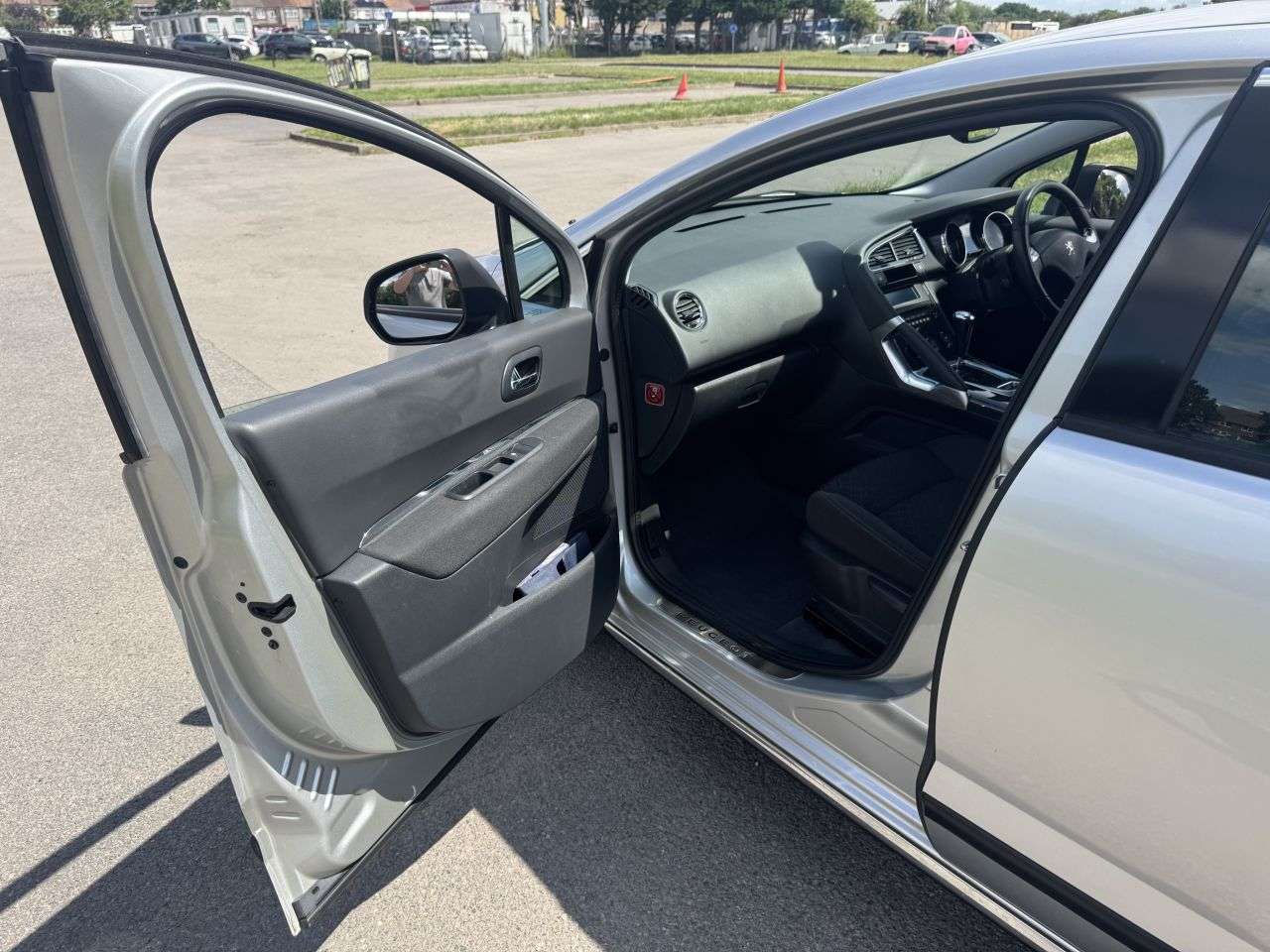 2016 PEUGEOT 3008 2016 PEUGEOT 3008