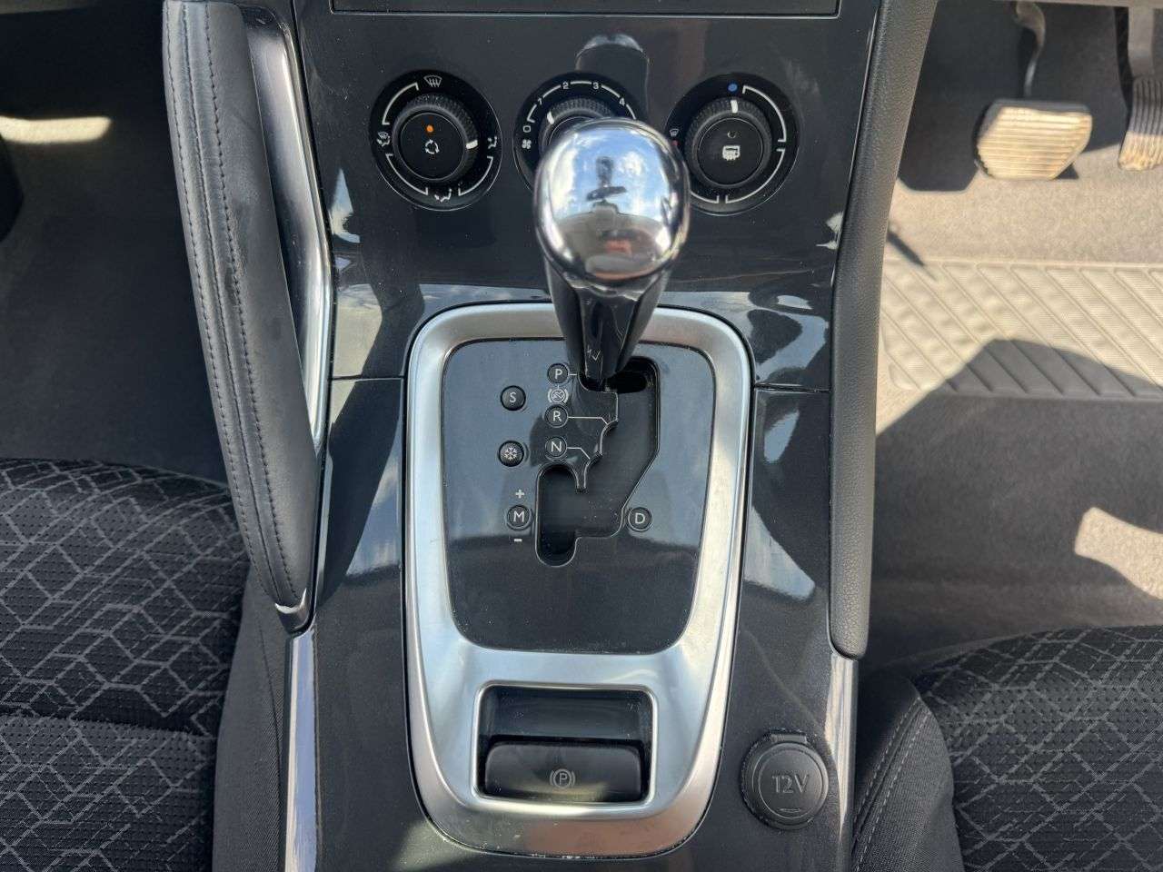 2016 PEUGEOT 3008 2016 PEUGEOT 3008