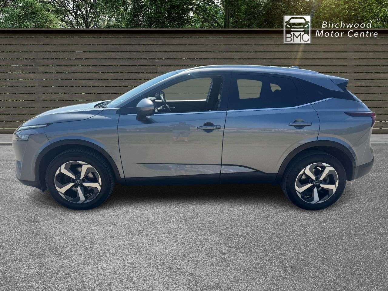 A 2024 NISSAN QASHQAI 1.3 DIG-T MHEV N-Connecta SUV 5dr Petrol Hybrid XTRON Euro 6 (s/s) (158 ps) A 2024 NISSAN QASHQAI 1.3 DIG-T MHEV N-Connecta SUV 5dr Petrol Hybrid XTRON Euro 6 (s/s) (158 ps)
