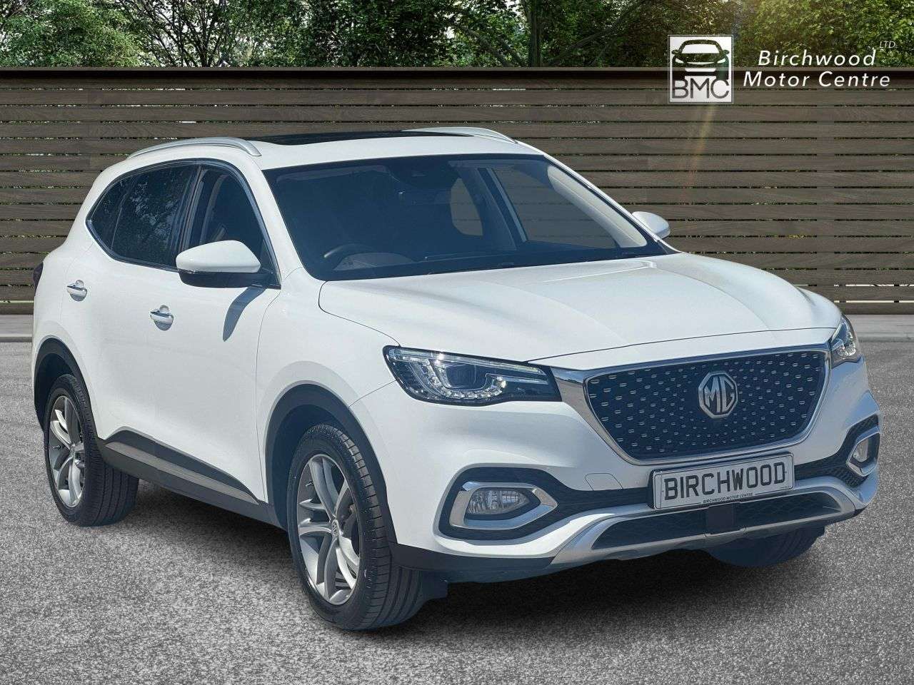 A 2023 MG MG HS 1.5 T-GDI Exclusive SUV 5dr Petrol DCT Euro 6 (s/s) (162 ps) FULL SERVICE H A 2023 MG MG HS 1.5 T-GDI Exclusive SUV 5dr Petrol DCT Euro 6 (s/s) (162 ps) FULL SERVICE H