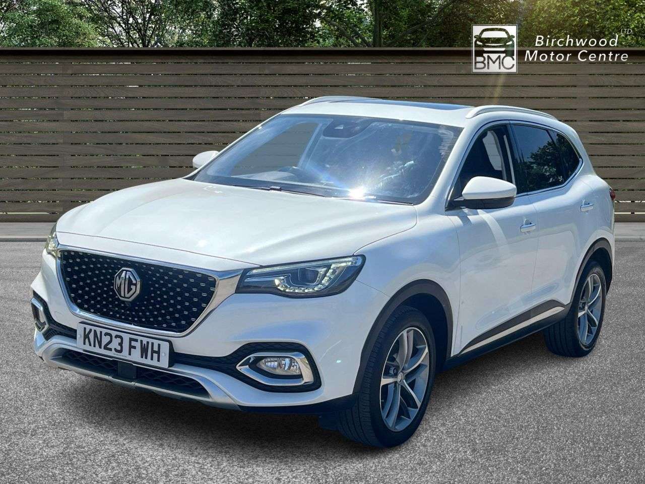 A 2023 MG MG HS 1.5 T-GDI Exclusive SUV 5dr Petrol DCT Euro 6 (s/s) (162 ps) FULL SERVICE H A 2023 MG MG HS 1.5 T-GDI Exclusive SUV 5dr Petrol DCT Euro 6 (s/s) (162 ps) FULL SERVICE H