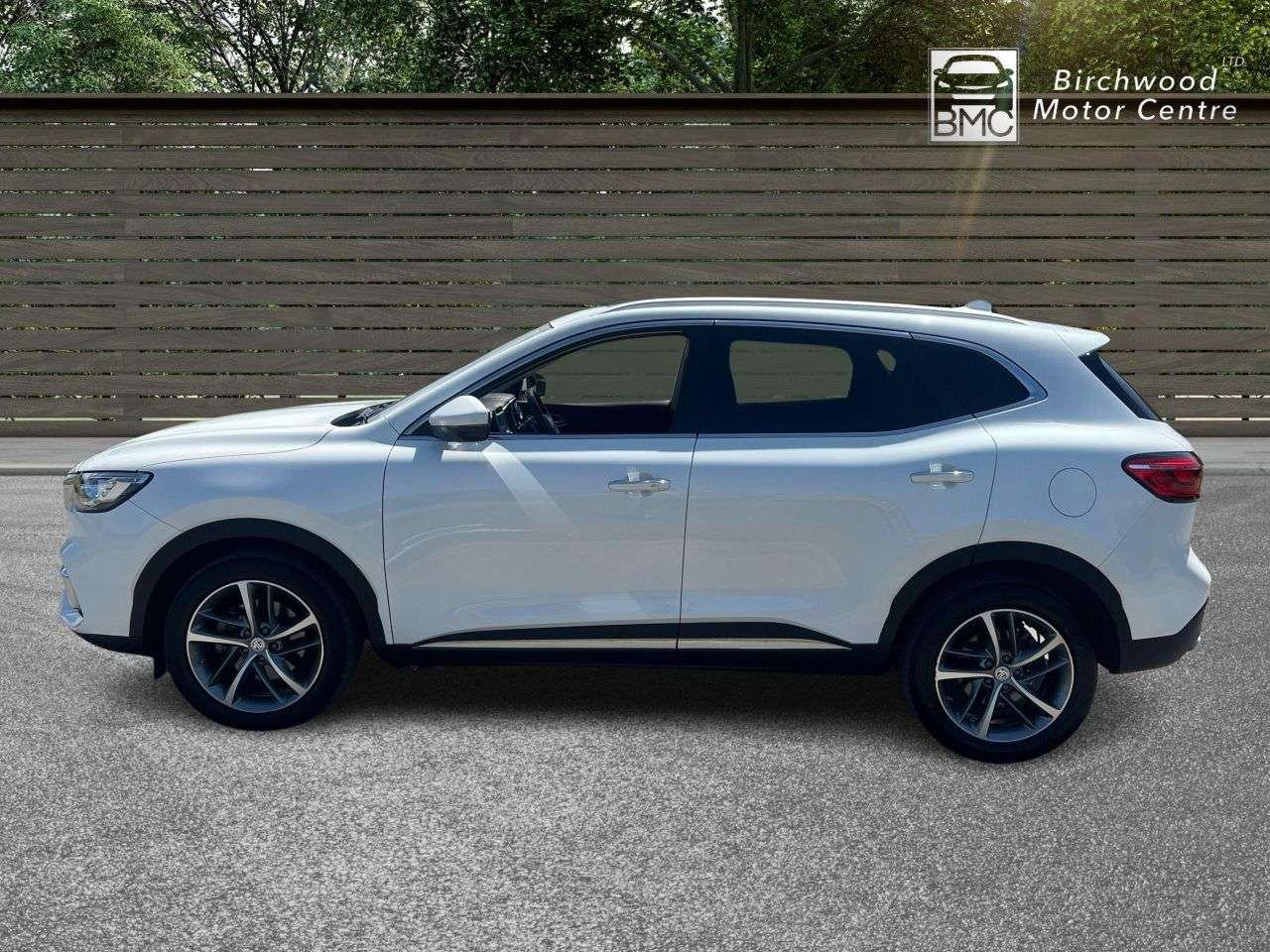 A 2023 MG MG HS 1.5 T-GDI Exclusive SUV 5dr Petrol DCT Euro 6 (s/s) (162 ps) FULL SERVICE H A 2023 MG MG HS 1.5 T-GDI Exclusive SUV 5dr Petrol DCT Euro 6 (s/s) (162 ps) FULL SERVICE H