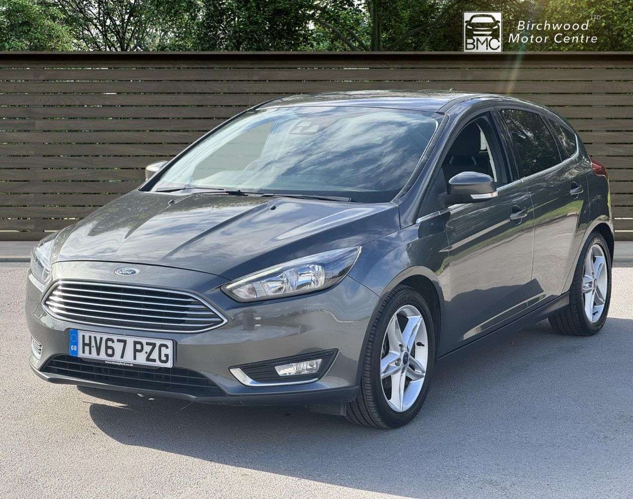 A 2017 FORD FOCUS 1.0T EcoBoost Titanium Hatchback 5dr Petrol Manual Euro 6 (s/s) (125 ps) A 2017 FORD FOCUS 1.0T EcoBoost Titanium Hatchback 5dr Petrol Manual Euro 6 (s/s) (125 ps)