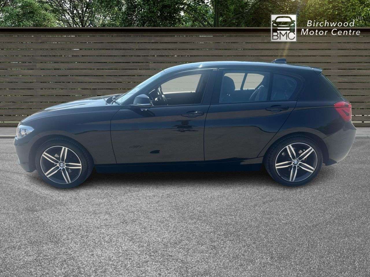 A 2019 BMW 1 SERIES 1.5 118i GPF Sport Hatchback 5dr Petrol Auto Euro 6 (s/s) (136 ps) AIR COND A 2019 BMW 1 SERIES 1.5 118i GPF Sport Hatchback 5dr Petrol Auto Euro 6 (s/s) (136 ps) AIR COND