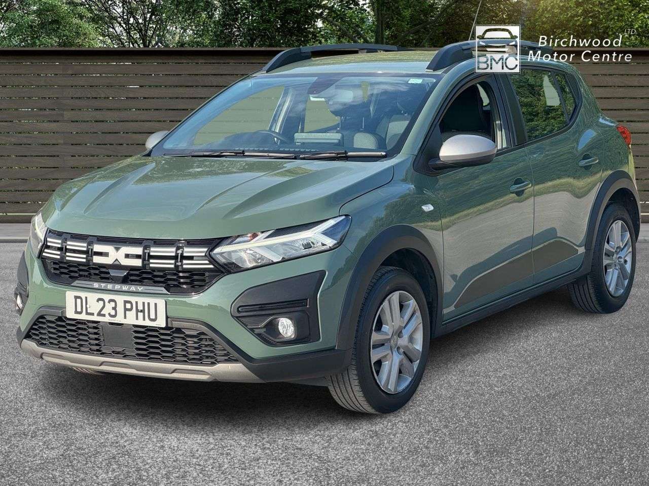 A 2023 DACIA SANDERO STEPWAY 1.0 TCe Expression Hatchback 5dr Petrol Manual Euro 6 (s/s) (90 ps) FULL SE A 2023 DACIA SANDERO STEPWAY 1.0 TCe Expression Hatchback 5dr Petrol Manual Euro 6 (s/s) (90 ps) FULL SE