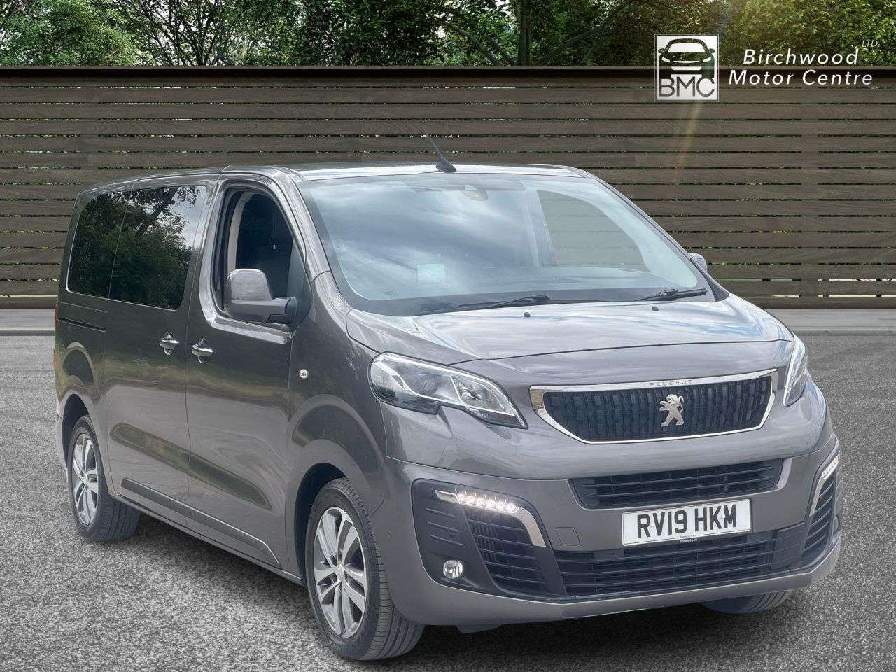 A 2019 PEUGEOT TRAVELLER 2.0 BlueHDi Allure Standard MPV 5dr Diesel Manual MWB Euro 6 (s/s) (150 ps) A 2019 PEUGEOT TRAVELLER 2.0 BlueHDi Allure Standard MPV 5dr Diesel Manual MWB Euro 6 (s/s) (150 ps)