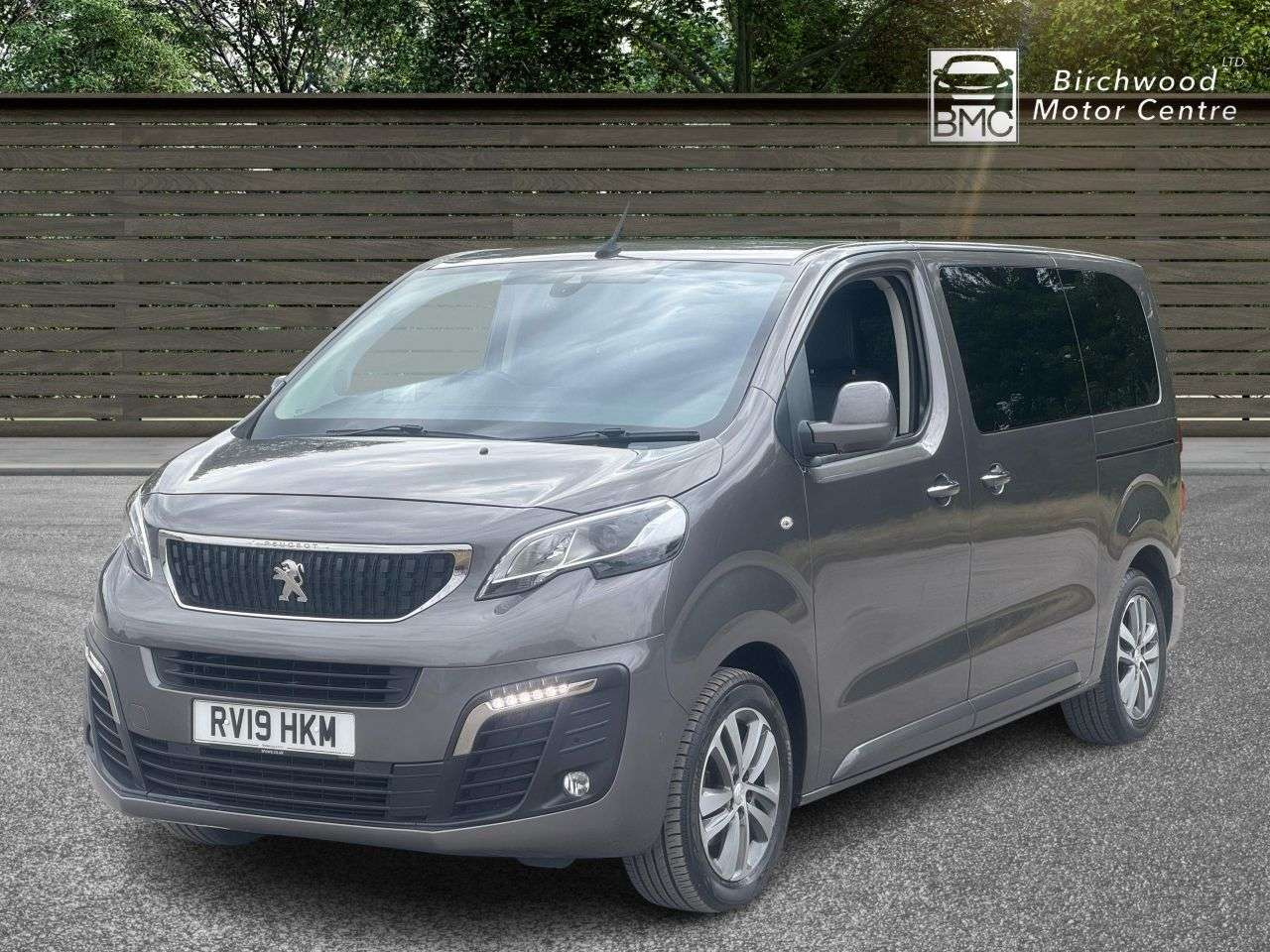 A 2019 PEUGEOT TRAVELLER 2.0 BlueHDi Allure Standard MPV 5dr Diesel Manual MWB Euro 6 (s/s) (150 ps) A 2019 PEUGEOT TRAVELLER 2.0 BlueHDi Allure Standard MPV 5dr Diesel Manual MWB Euro 6 (s/s) (150 ps)