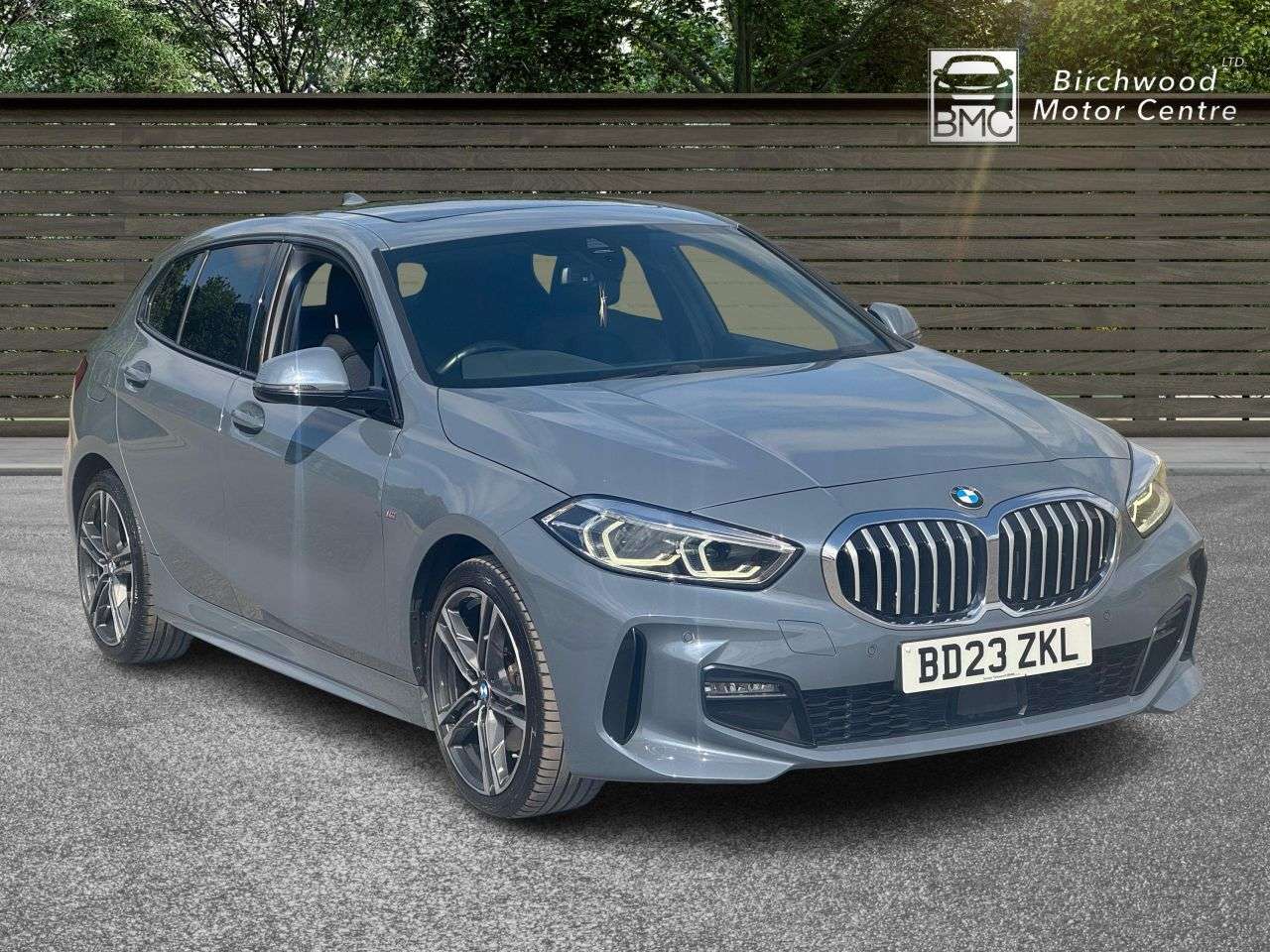 A 2023 BMW 1 SERIES 1.5 118i M Sport (LCP) Hatchback 5dr Petrol DCT Euro 6 (s/s) (136 ps) FULL A 2023 BMW 1 SERIES 1.5 118i M Sport (LCP) Hatchback 5dr Petrol DCT Euro 6 (s/s) (136 ps) FULL
