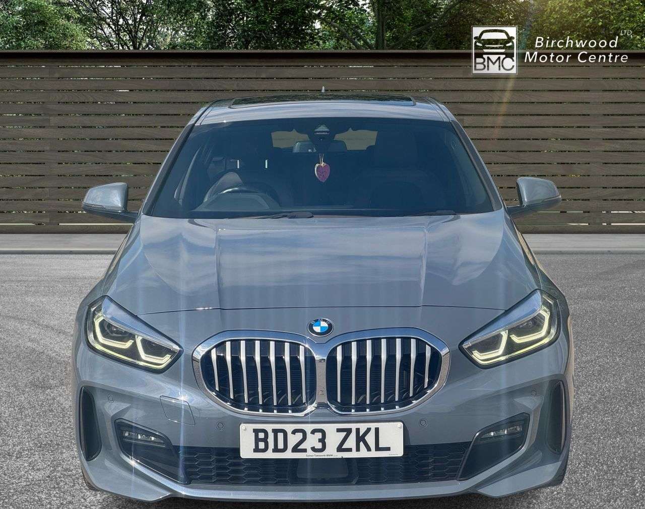 A 2023 BMW 1 SERIES 1.5 118i M Sport (LCP) Hatchback 5dr Petrol DCT Euro 6 (s/s) (136 ps) FULL A 2023 BMW 1 SERIES 1.5 118i M Sport (LCP) Hatchback 5dr Petrol DCT Euro 6 (s/s) (136 ps) FULL