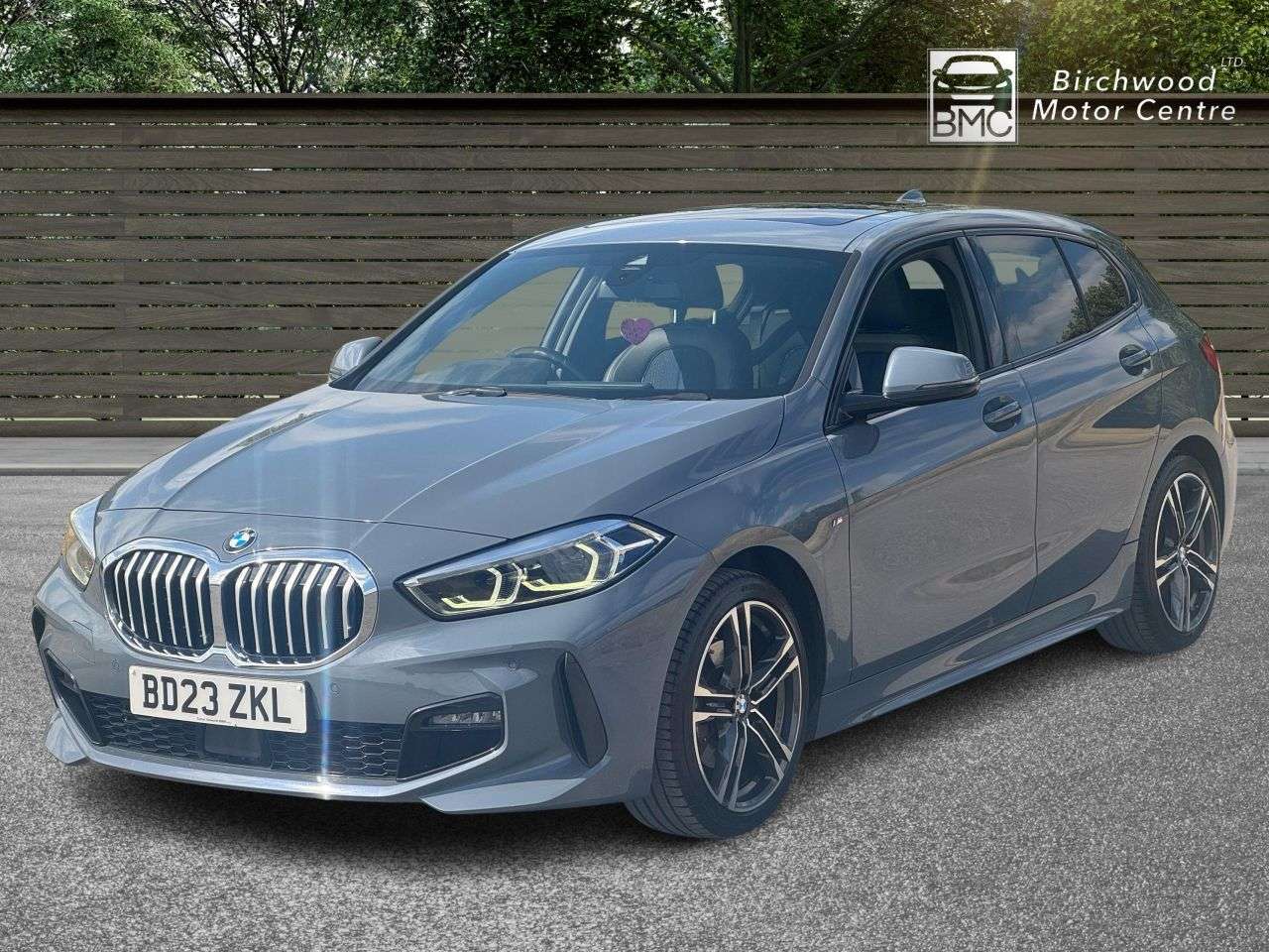 A 2023 BMW 1 SERIES 1.5 118i M Sport (LCP) Hatchback 5dr Petrol DCT Euro 6 (s/s) (136 ps) FULL A 2023 BMW 1 SERIES 1.5 118i M Sport (LCP) Hatchback 5dr Petrol DCT Euro 6 (s/s) (136 ps) FULL