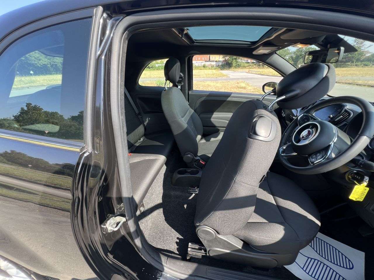 2023 FIAT 500 2023 FIAT 500