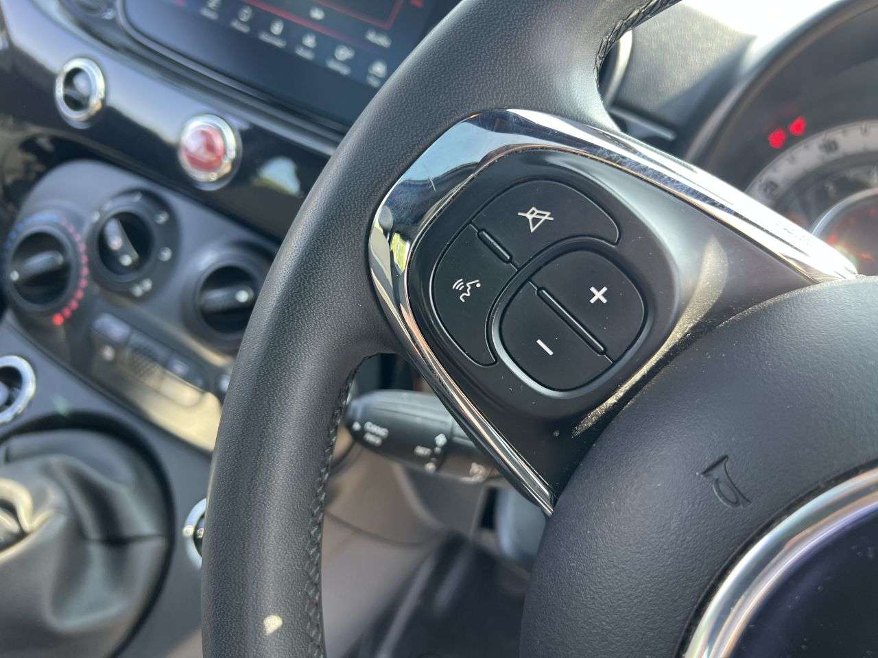 2023 FIAT 500 2023 FIAT 500