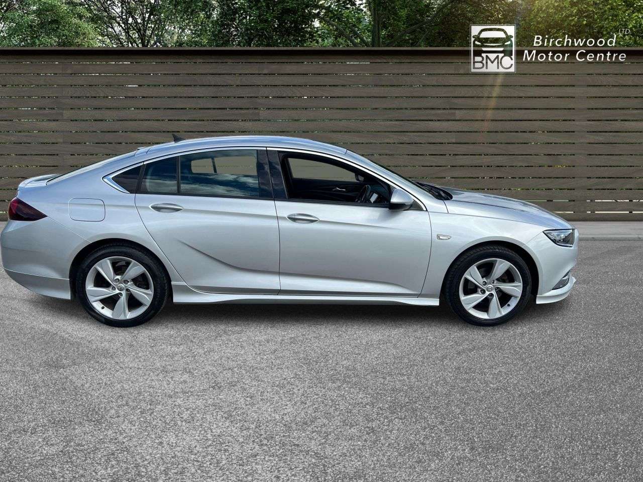 A 2019 VAUXHALL INSIGNIA 1.5i Turbo GPF SRi VX Line Nav Grand Sport 5dr Petrol Manual Euro 6 (s/s) ( A 2019 VAUXHALL INSIGNIA 1.5i Turbo GPF SRi VX Line Nav Grand Sport 5dr Petrol Manual Euro 6 (s/s) (