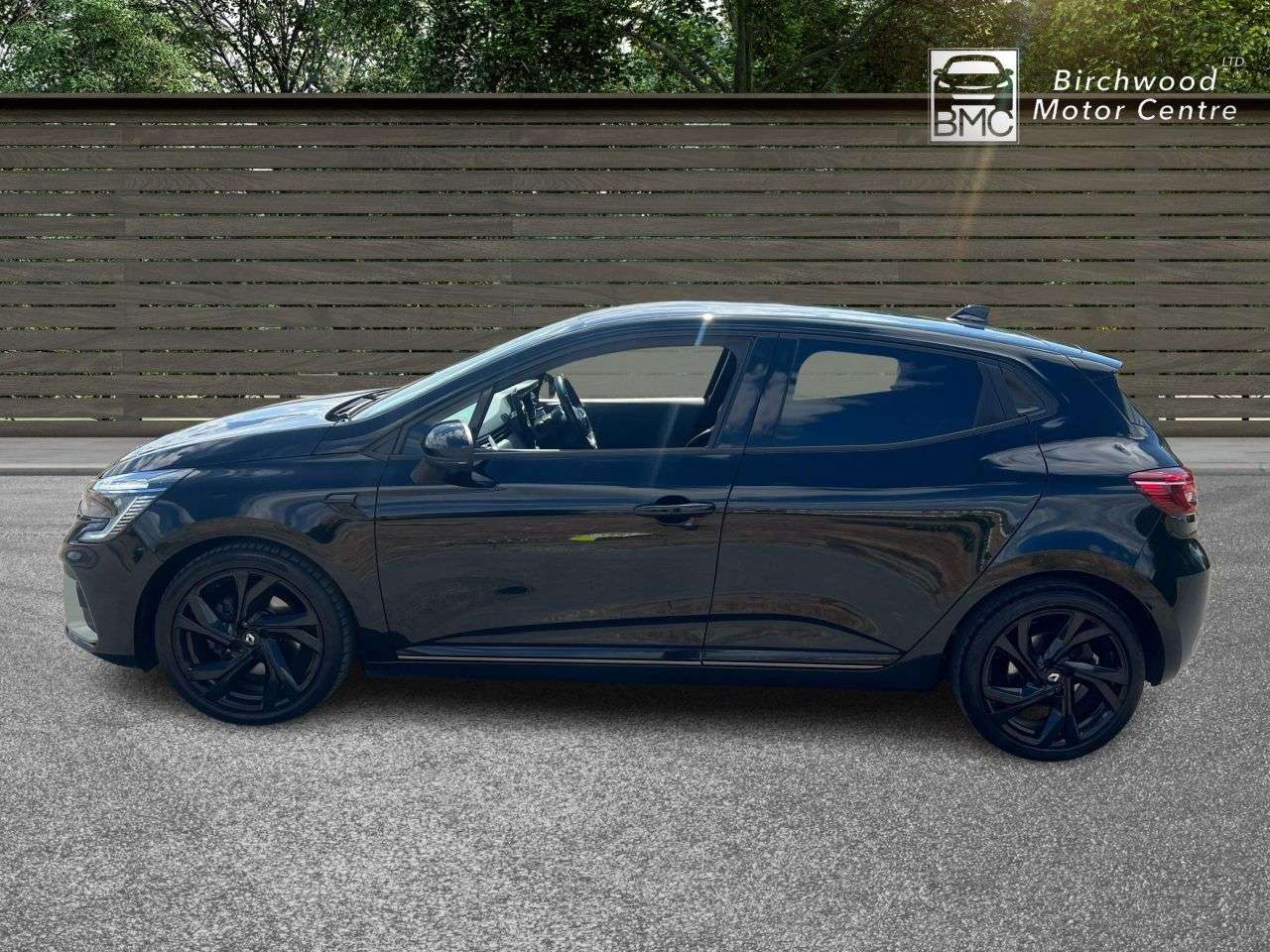 A 2023 RENAULT CLIO 1.6 E-TECH E-Tech engineered Hatchback 5dr Petrol Hybrid Auto Euro 6 (s/s) A 2023 RENAULT CLIO 1.6 E-TECH E-Tech engineered Hatchback 5dr Petrol Hybrid Auto Euro 6 (s/s)