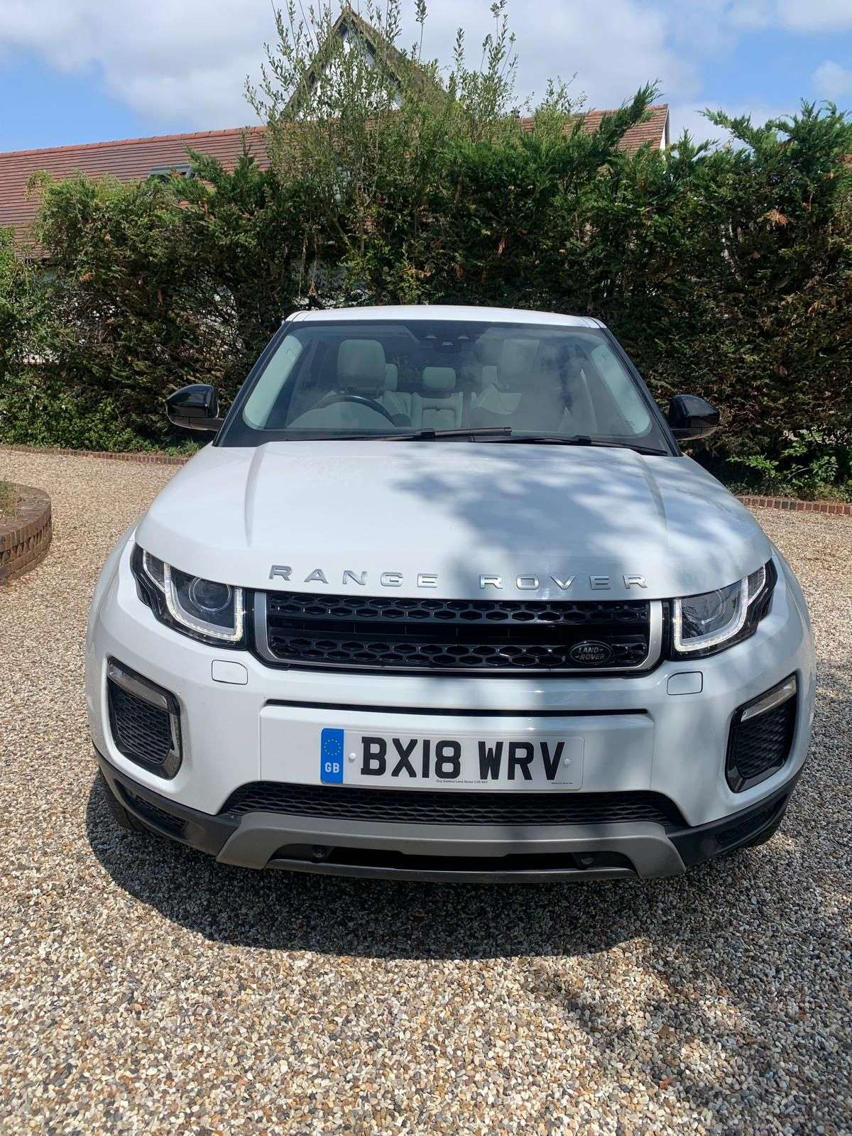 A 2018 LAND ROVER RANGE ROVER EVOQUE 2.0 TD4 SE Tech SUV 5dr Diesel Auto 4WD Euro 6 (s/s) (180 ps) FULL PANORAMI A 2018 LAND ROVER RANGE ROVER EVOQUE 2.0 TD4 SE Tech SUV 5dr Diesel Auto 4WD Euro 6 (s/s) (180 ps) FULL PANORAMI