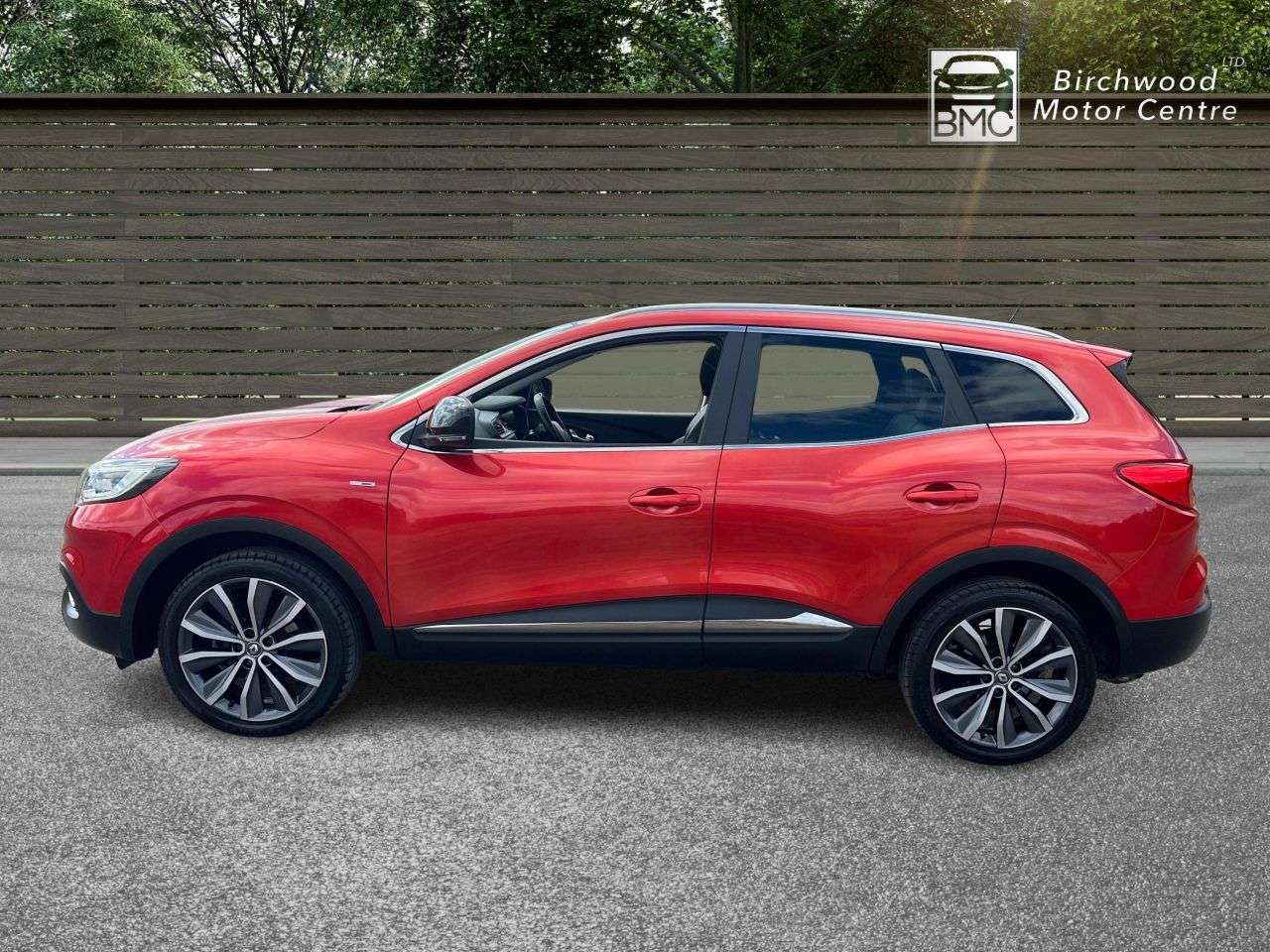 A 2016 RENAULT KADJAR 1.5 dCi Signature Nav SUV 5dr Diesel EDC Euro 6 (s/s) (110 ps) SERVICE HIST A 2016 RENAULT KADJAR 1.5 dCi Signature Nav SUV 5dr Diesel EDC Euro 6 (s/s) (110 ps) SERVICE HIST