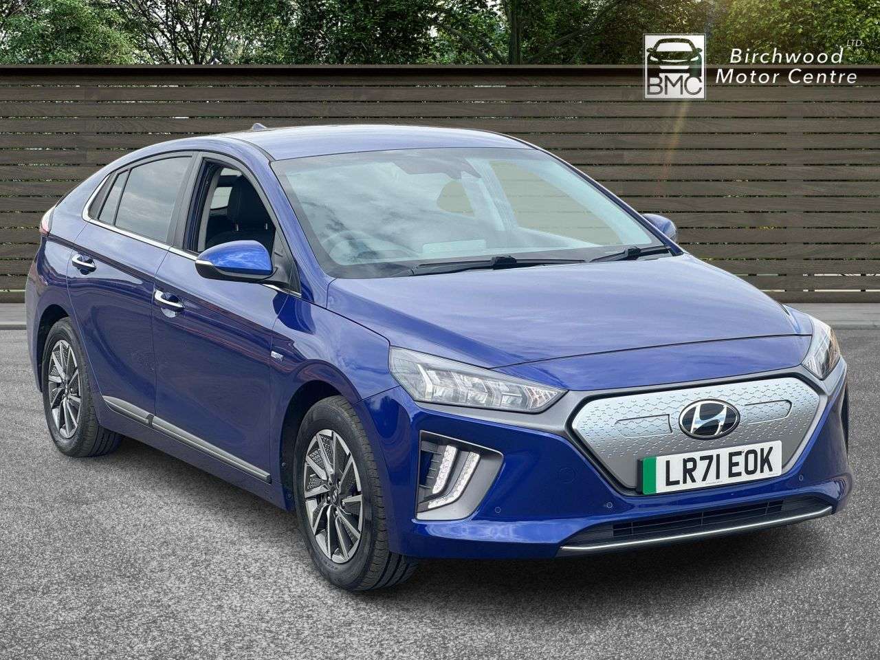 A 2021 HYUNDAI IONIQ 38.3kWh Premium SE Hatchback 5dr Electric Auto (136 ps) FULL SERVICE HISTOR A 2021 HYUNDAI IONIQ 38.3kWh Premium SE Hatchback 5dr Electric Auto (136 ps) FULL SERVICE HISTOR