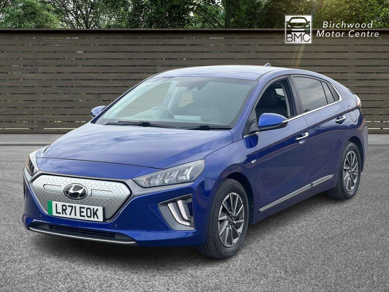 A 2021 HYUNDAI IONIQ 38.3kWh Premium SE Hatchback 5dr Electric Auto (136 ps) FULL SERVICE HISTOR A 2021 HYUNDAI IONIQ 38.3kWh Premium SE Hatchback 5dr Electric Auto (136 ps) FULL SERVICE HISTOR