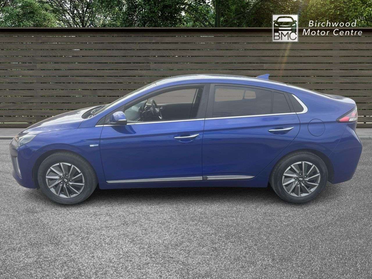 A 2021 HYUNDAI IONIQ 38.3kWh Premium SE Hatchback 5dr Electric Auto (136 ps) FULL SERVICE HISTOR A 2021 HYUNDAI IONIQ 38.3kWh Premium SE Hatchback 5dr Electric Auto (136 ps) FULL SERVICE HISTOR