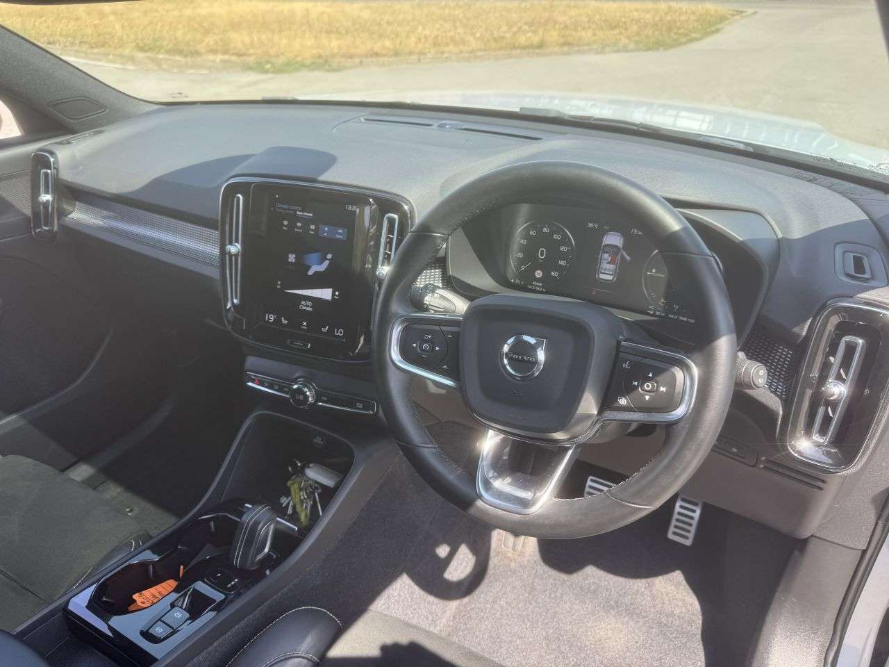2021 VOLVO XC40 2021 VOLVO XC40