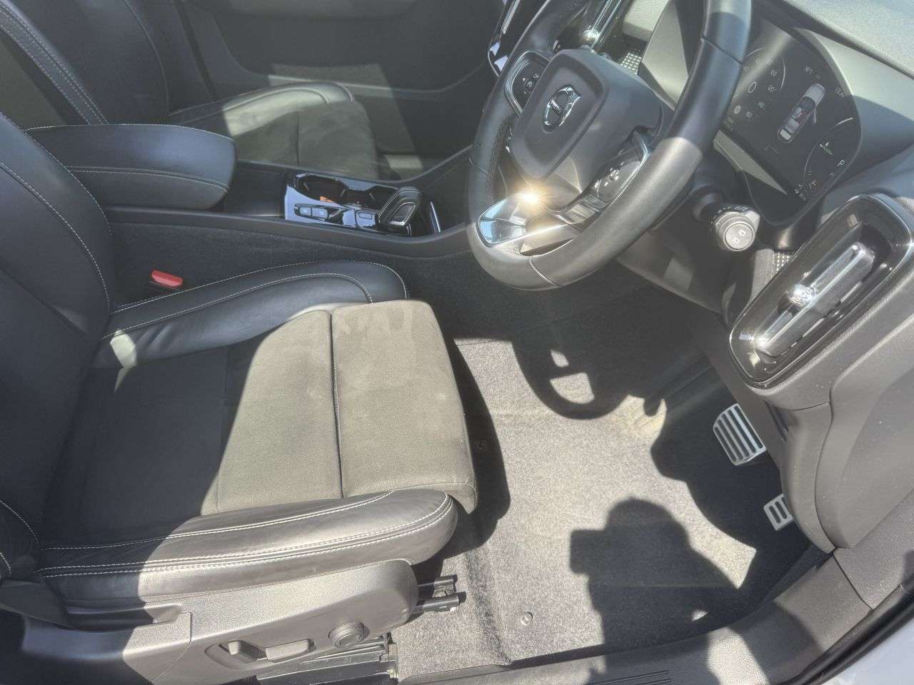 2021 VOLVO XC40 2021 VOLVO XC40