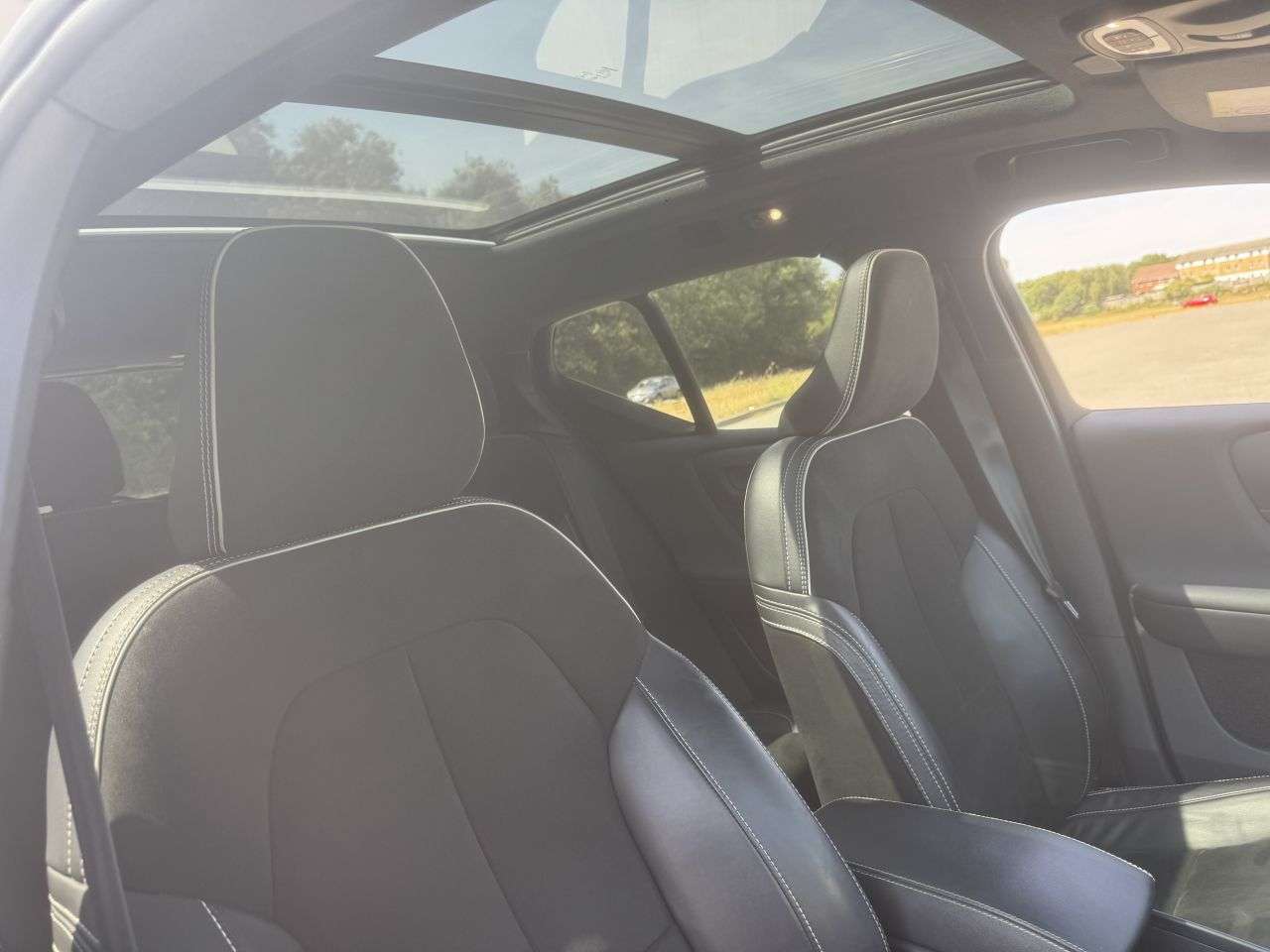 2021 VOLVO XC40 2021 VOLVO XC40