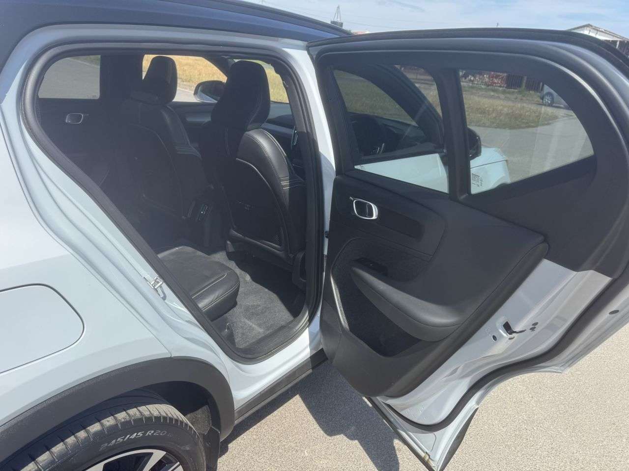 2021 VOLVO XC40 2021 VOLVO XC40