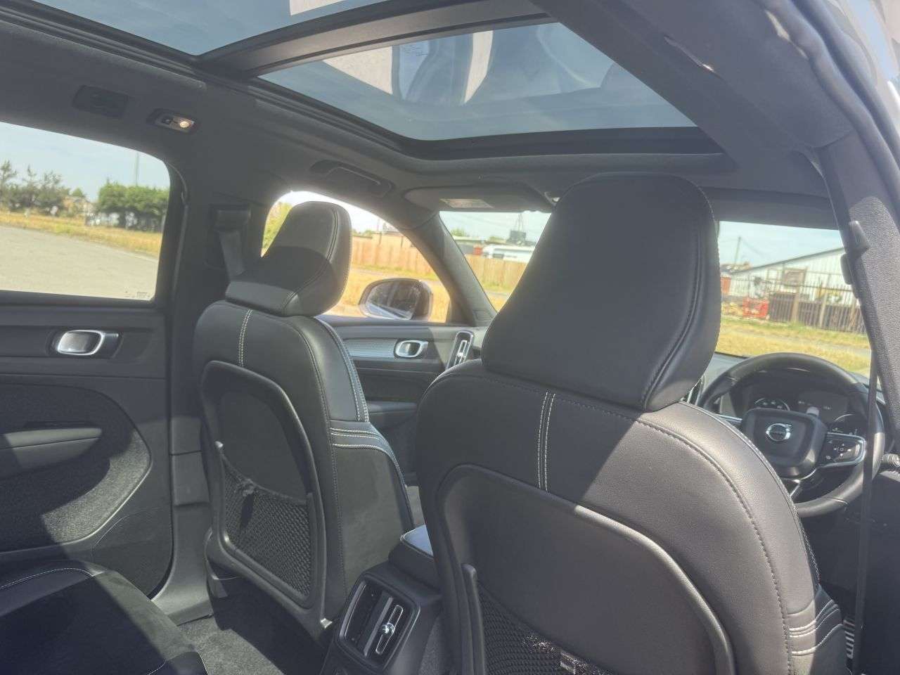 2021 VOLVO XC40 2021 VOLVO XC40