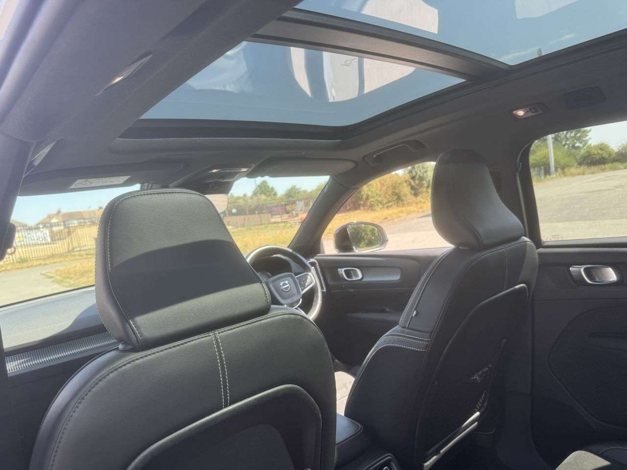 2021 VOLVO XC40 2021 VOLVO XC40