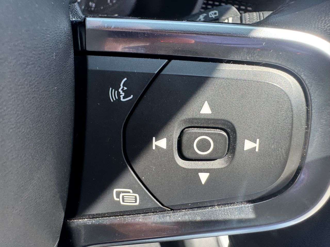 2021 VOLVO XC40 2021 VOLVO XC40