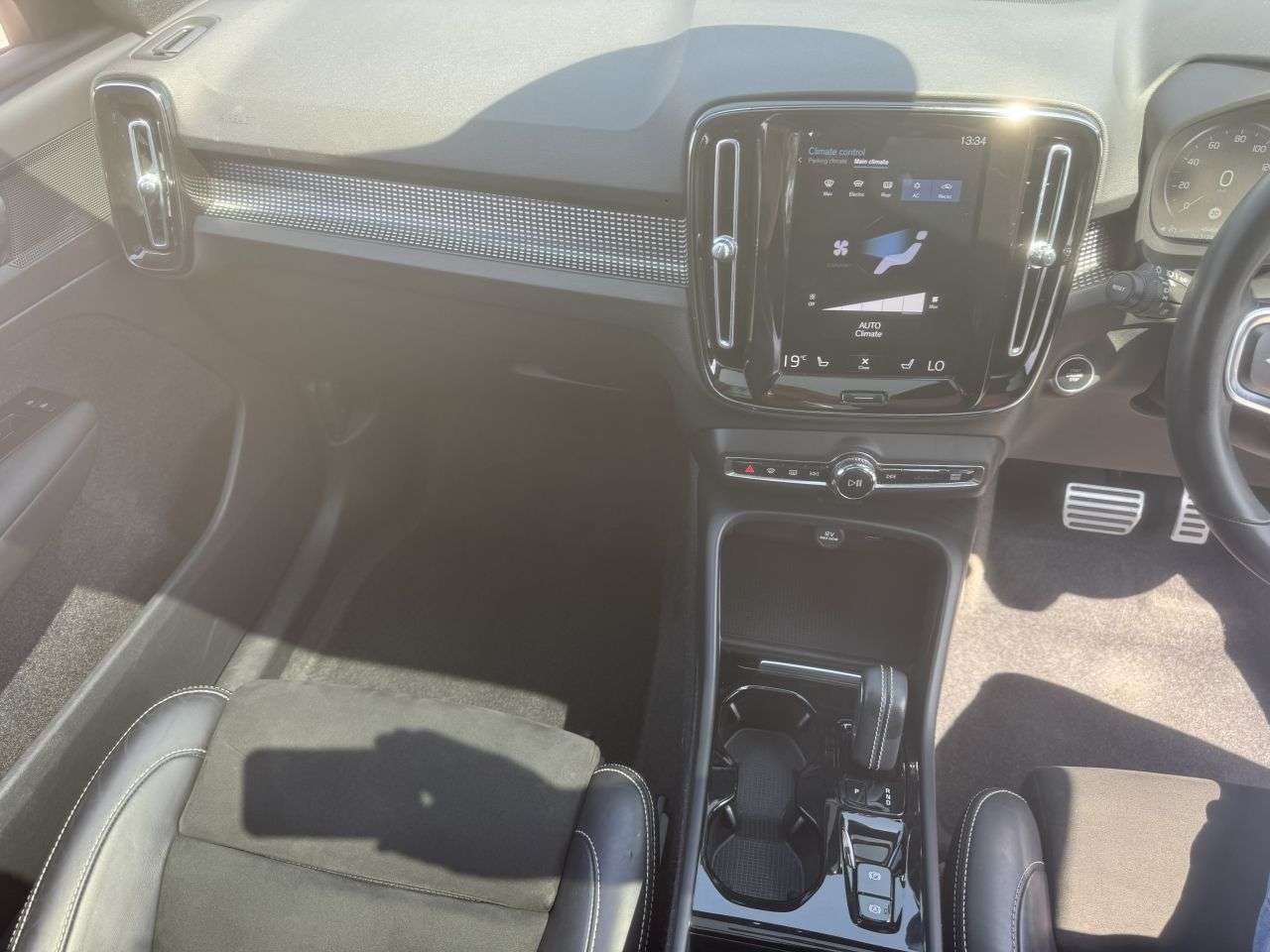 2021 VOLVO XC40 2021 VOLVO XC40