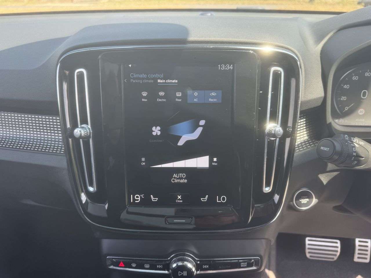 2021 VOLVO XC40 2021 VOLVO XC40