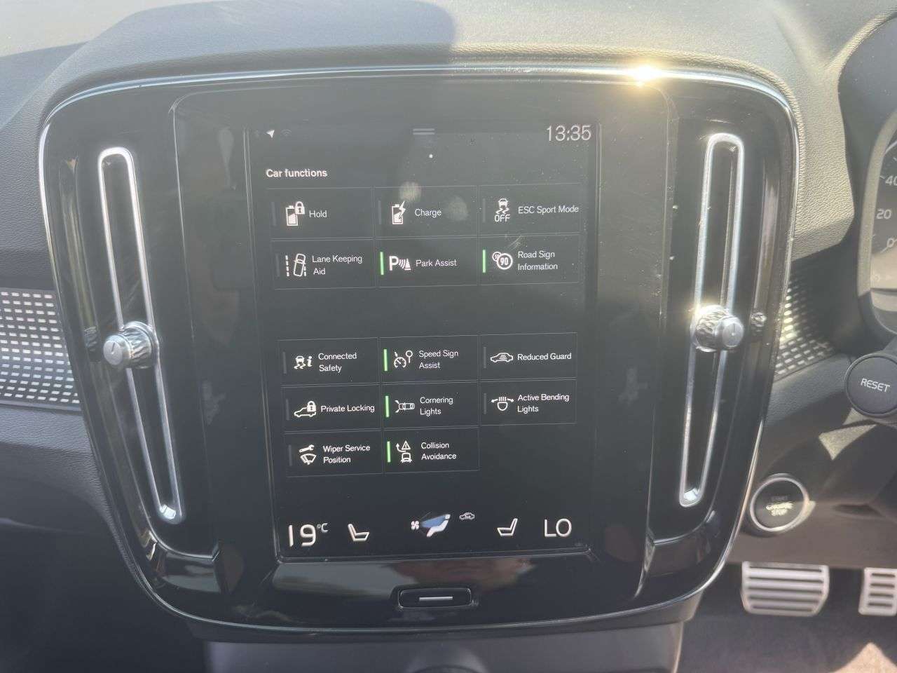 2021 VOLVO XC40 2021 VOLVO XC40